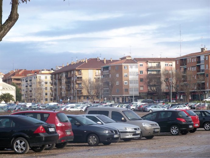 Coches en aparcamiento Santa Teresa