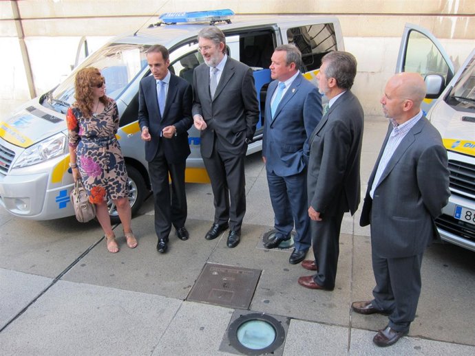 Entrega Coches Control Alcoholemia A Laredo Y Santander