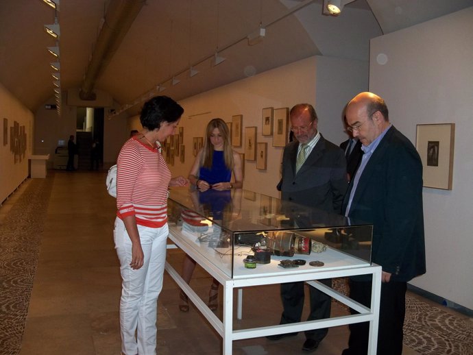 El Alcalde De Valladolid Y La Concejala De Cultura En La Exposición