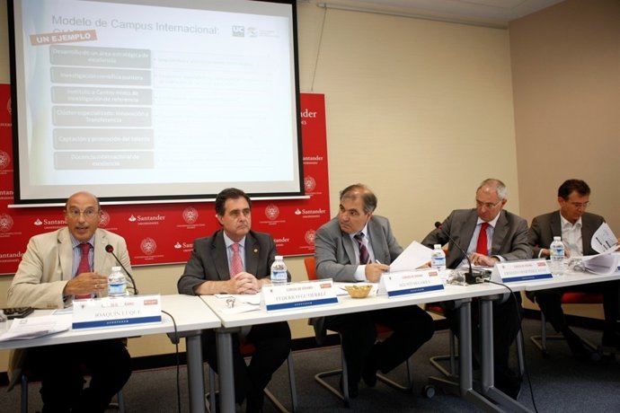 Mesa Redonda De Los Rectores De Universidades