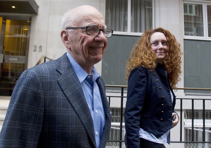 Rebeca Brooks Y Murdoch