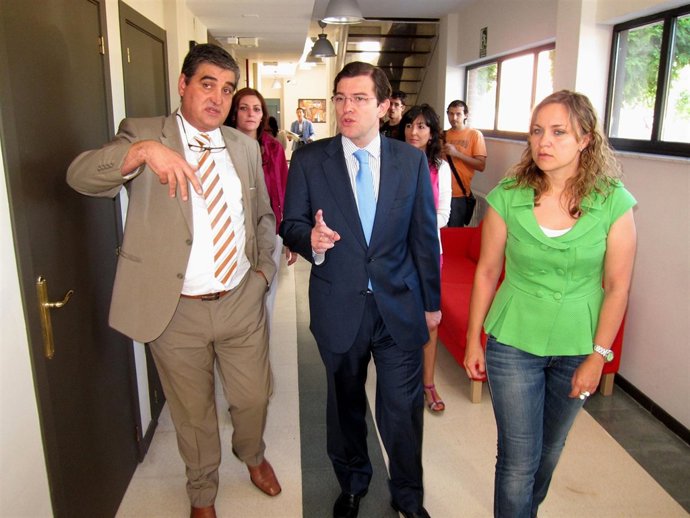 Merino Y Mañueco Visitan El Albergue