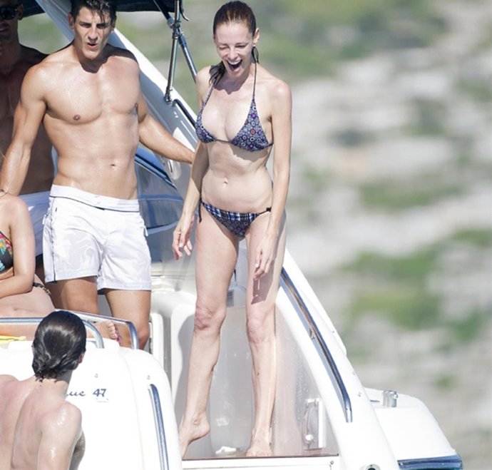 Paula Vazquez Durante Unas Vacaciones En Ibiza