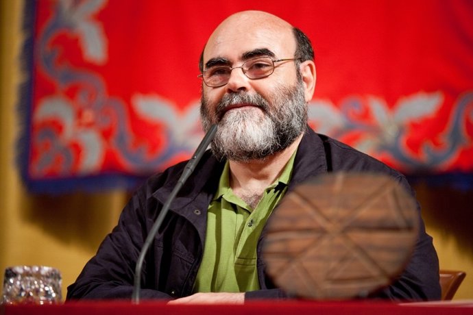 Ignacio Reyes Ha Publicado Un Diccionario Con Voces Contrastadas De Amaziq