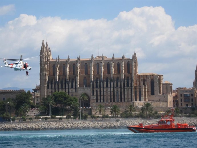 Simulacro De Rescate En El Mar En Palma