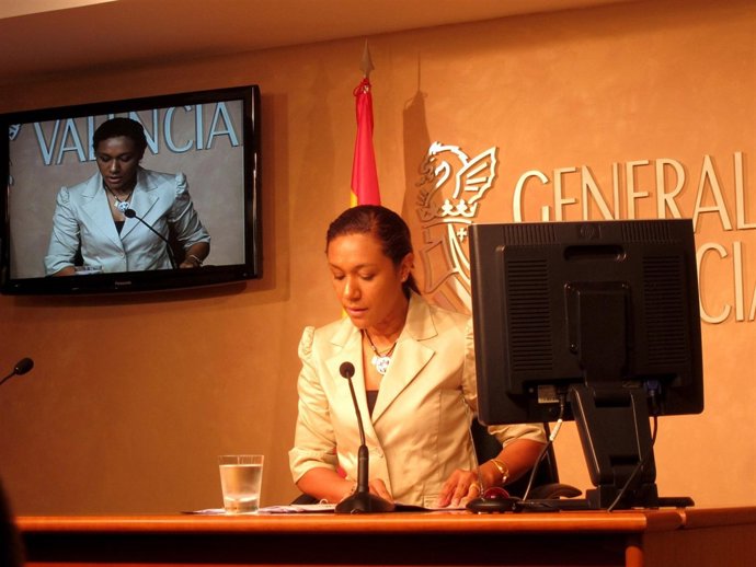 Lola Johnson En Rueda De Prensa