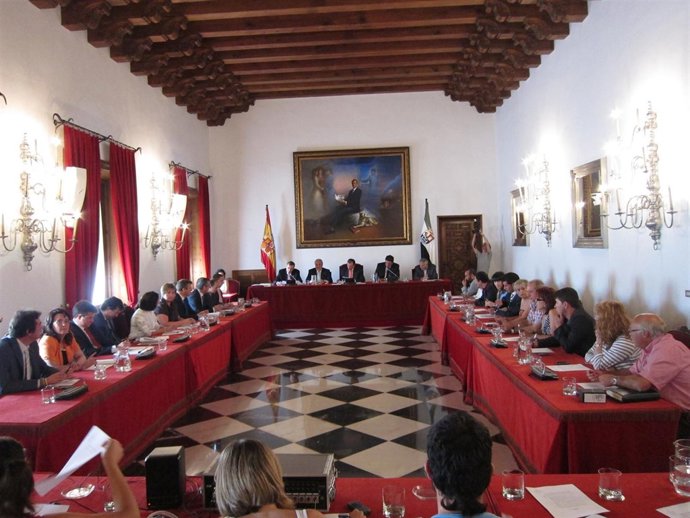 PRIMER PLENO DE DIPUTACIÓN CC. FOTO EUROPA PRESS
