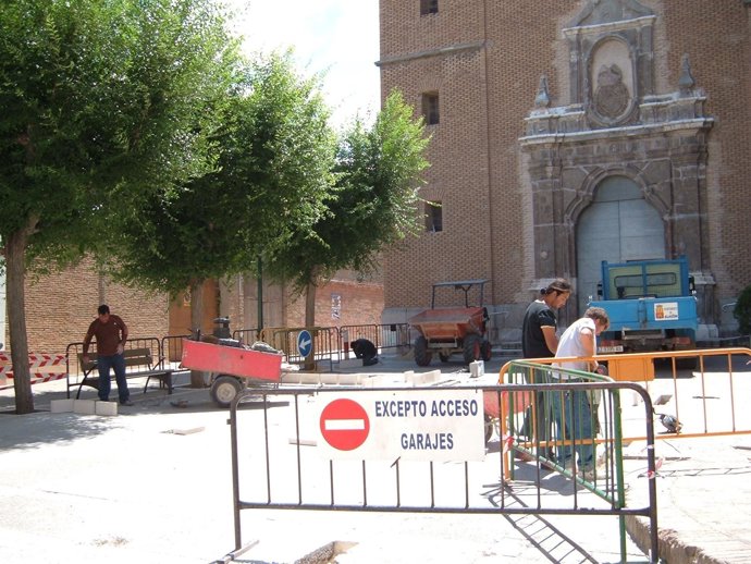 Empiezan Las Obras De La Plaza San Antonio De Alagón