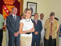 Cospedal prioriza las ayudas a los ayuntamientos de C-LM para mantener servicios sociales antes que "arreglar aceras"