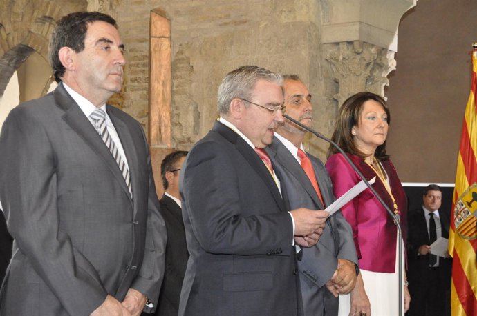 La Mesa De Las Cortes De Aragón.