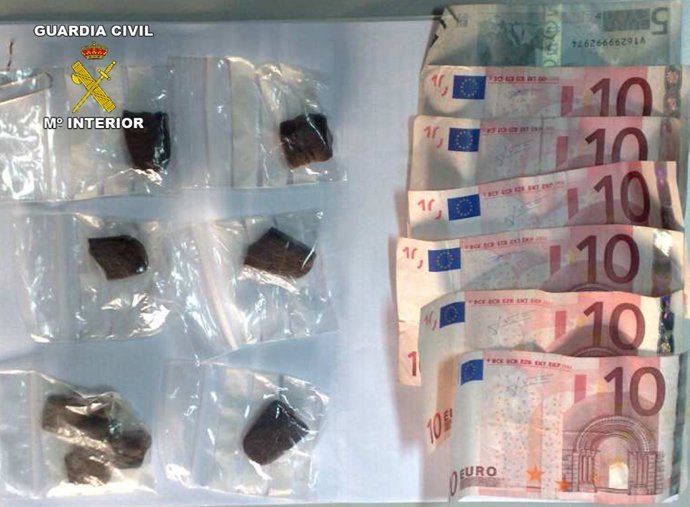 Droga Intevenida En Una Redada En La Playa De Balerma