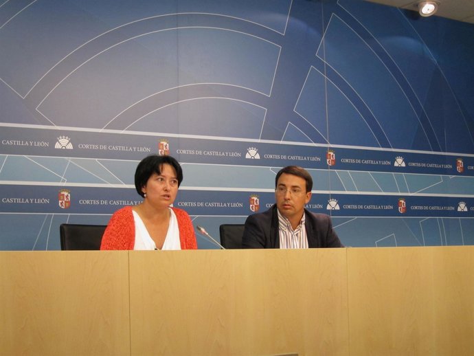 Ángela Marqués Y Fernando Pablos En La Rueda De Prensa