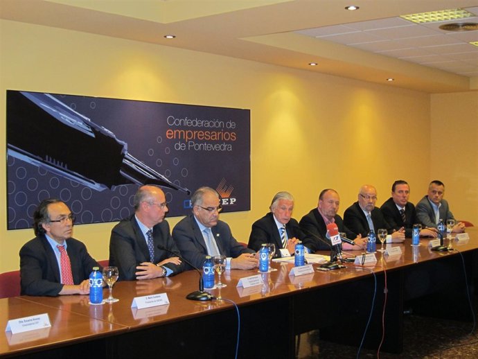 Rueda De Prensa De Apoyo De Empresarios Al Naval