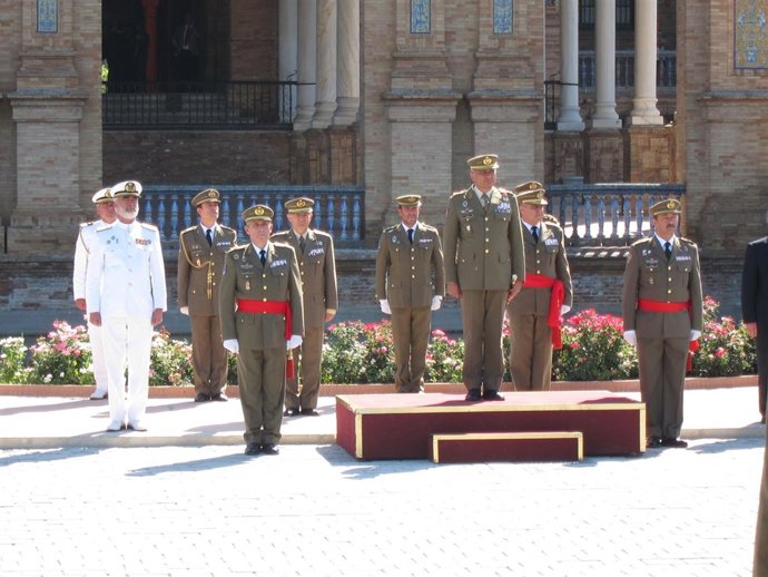 Toma De Posesión Del Nuevo Jefe De La Fuerza Terrestre