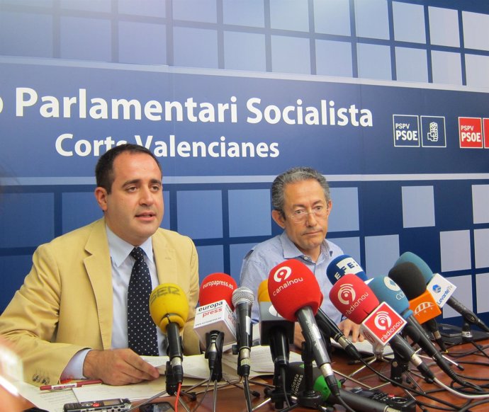 El Secretario General Del PSPV, Jorge Alarte, Y El Diputado Ángel Luna