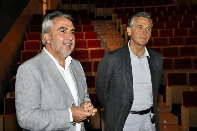 El Alcalde De Torrox Y El Consejero De Cultura