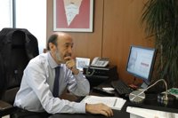 Rubalcaba identifica la crisis de deuda con la Europa "a medias" 