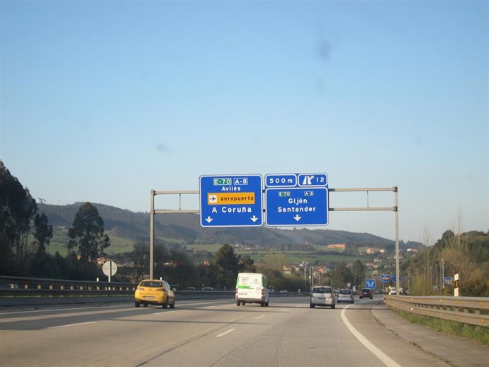 Tráfico por la autopista A-8 'Y'