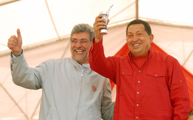 Los Presidentes De Paraguay, Fernando Lugo; Y De Venezuela, Hugo Chávez.