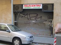 Vecinos de Poble Sec afirman que los carteristas siguen en el barrio pese a la redada