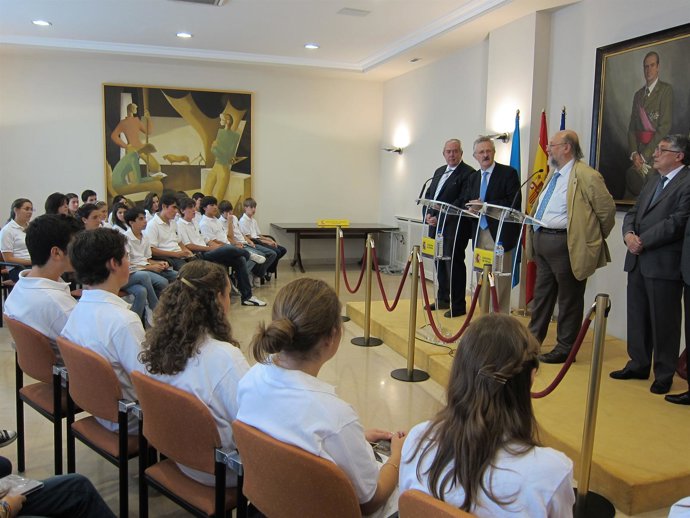 Trevín Recibe A Jóvenes Del Centro Asturiano De México