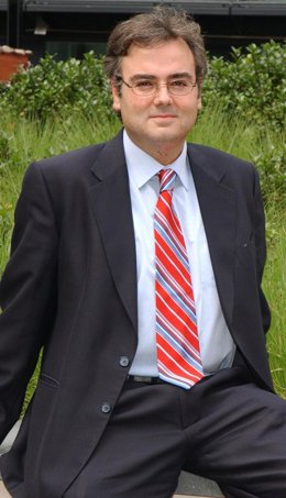 El Escritor Leonardo Cervera