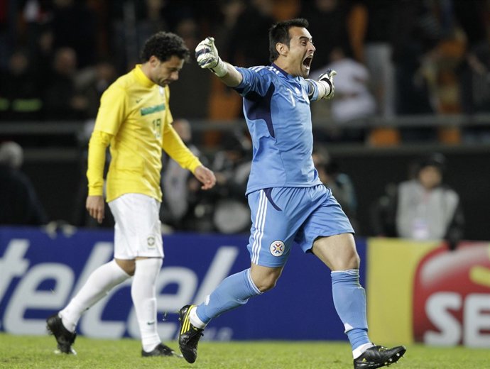 El Portero Justo Villar Celebra El Pase De Paraguay A 'Semis'