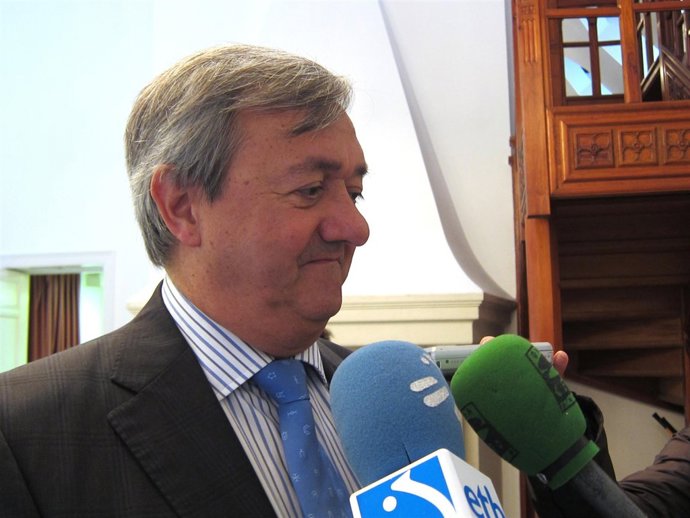 El Consejero Vasco De Economía Y Hacienda, Carlos Agirre.