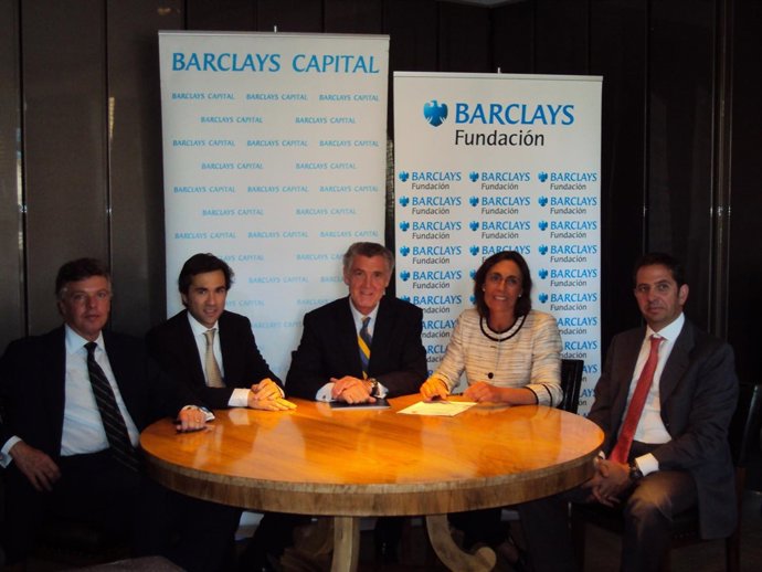 Fundaciones Barclays Y Caballo Amigo Crean Un Aula Escuestre Para Discapacidatos