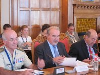 Solbes urge a resolver el problema de Grecia con una fórmula que dé "tranquilidad"