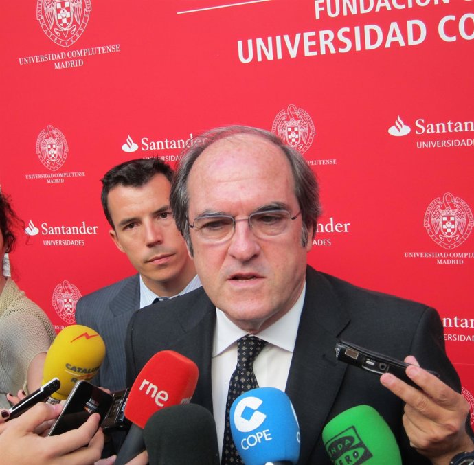 Angel Gabilondo En Los Cursos De Verano En El Escorial