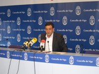 El BNG pide a diputados populares y socialistas "que se rebelen contra sus gobiernos" en defensa del naval