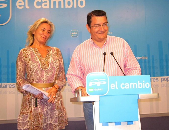 Antonio Sanz, Junto A Carolina González Vigo, Este Lunes