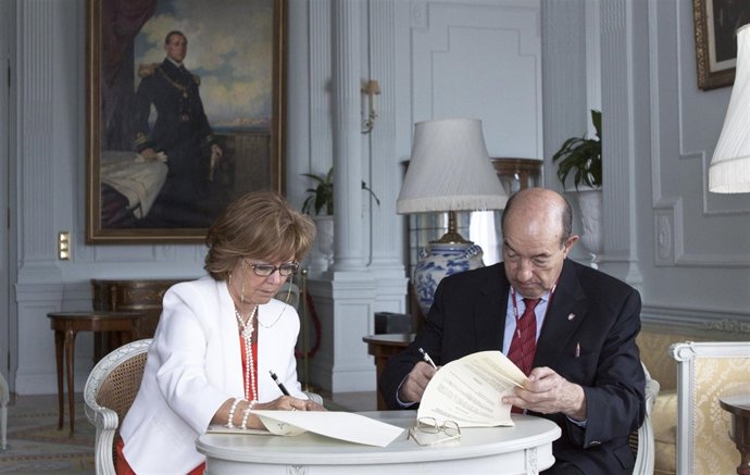 Firma Del Convenio Entre La UIMP Y La Fundación Alfonso Martín Escudero