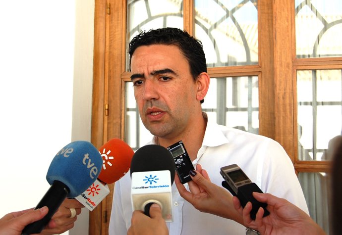 Mario Jiménez, Este Lunes En El Parlamento