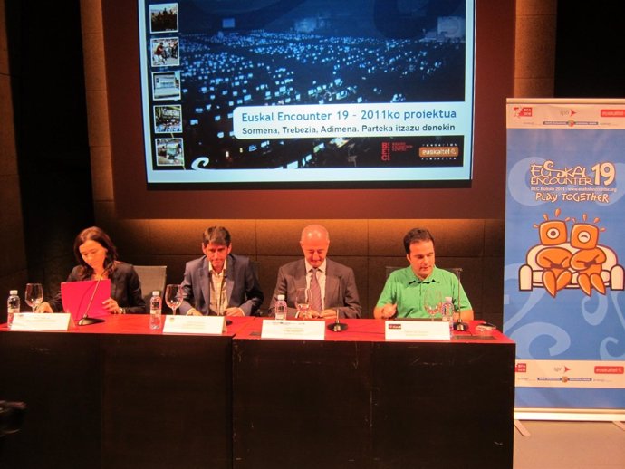 Responsables Institucionales Y Organizadores De La Euskal Encounter 2011 Por EP