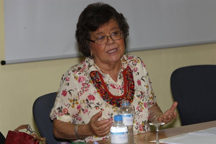 La Abogada Y Política Cristina Almeida En Tenerife