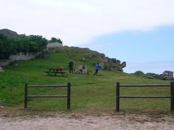 Gente Trabajando En Alfoz De Lloredo 