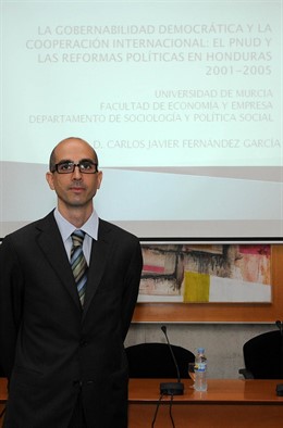 El Investigador Carlos Javier Fernández