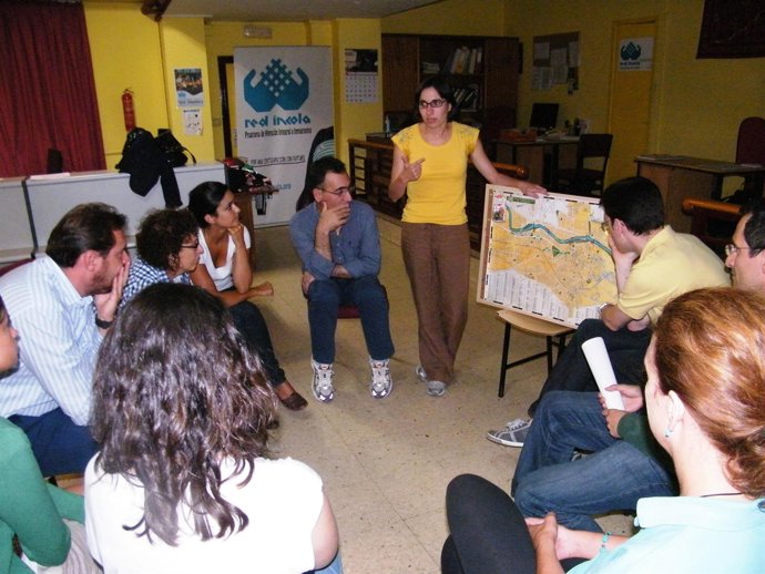 Óscar Puente Se Reúne Con Voluntarios De La Red Incola