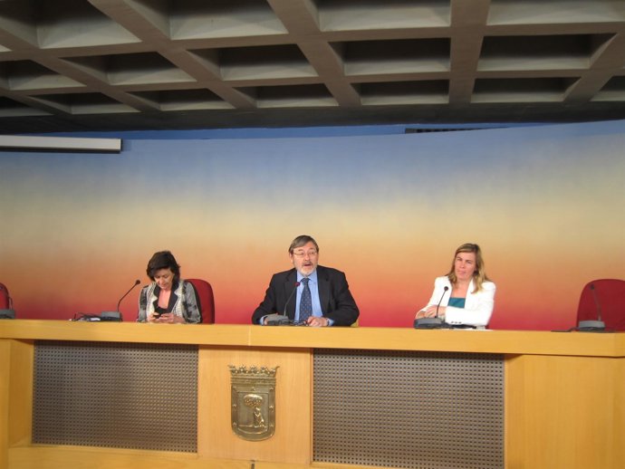 Lissavetzky En Rueda De Prensa En La Plaza De La Villa