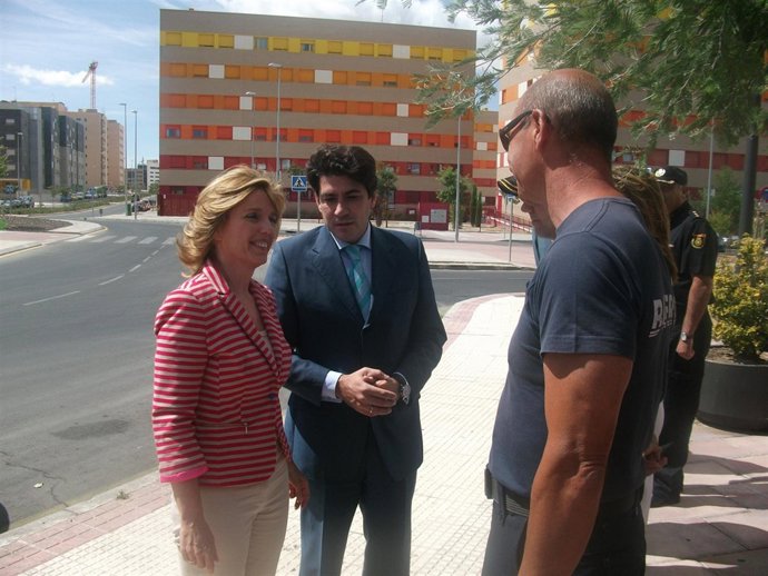 Regina Plañiol Y David Pérez Durante El Acto En Alcorcón