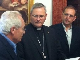 Lorca Planes, Con Los Representantes De Proyecto Hombre