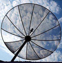 Recurso Satélite Por Lachicaresaka CC Flickr