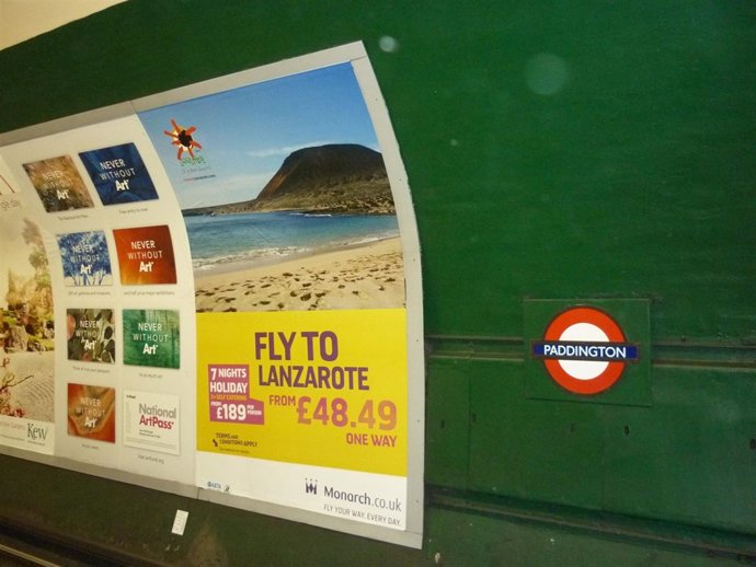 Promoción De La Isla De Lanzarote En Una Estación De Metro De Londres