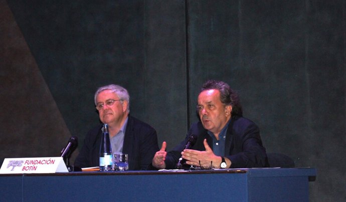 Christian Jacob Y El Director Del Curso, Francisco Jarauta                   