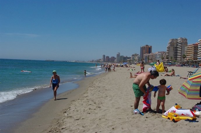 Una Playa De Fuengirola