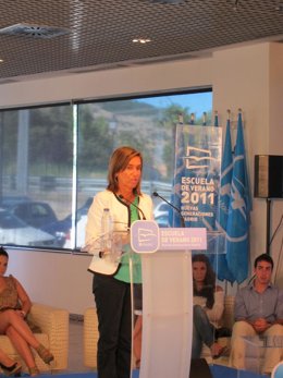 Ana Mato En La Escuela De Verano De NNGG Del PP