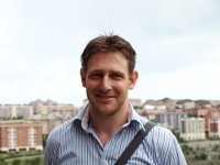 Experto de la UC advierte que, a pesar de las renovables, "siempre" se va a necesitar una "energía base"