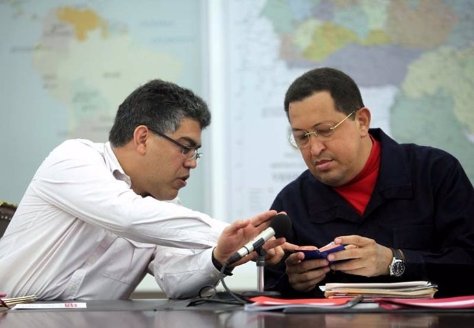El Presidente Hugo Chávez Con El Vicepresidente, Elías Jaua.